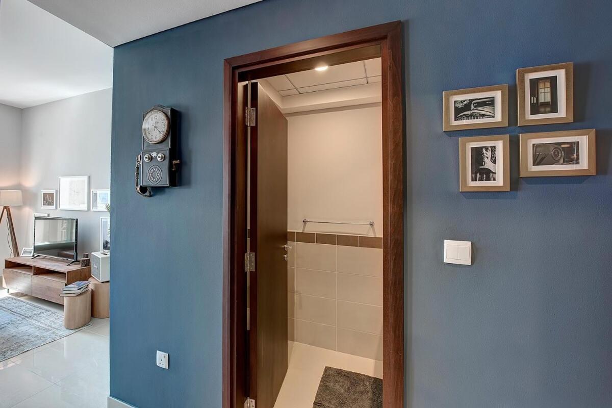Spacious 1b With Balcony Overlooking Views Apartment